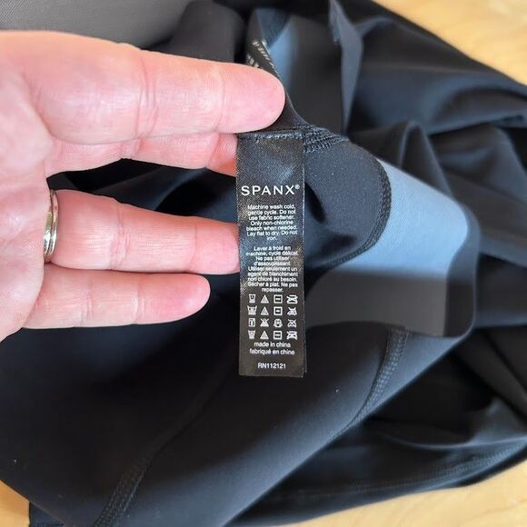 Spanx Cropped Icon Legging L Black High Rise Pull On Center-seam Free 50151R - Picture 6 of 6